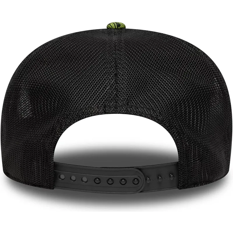 sort-og-gul-trucker-kasket-9seventy-stretch-snap-all-over-print-fra-valentino-rossi-vr46-motogp-fra-new-era