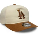 buet-beige-og-brun-justerbar-kasket-9fifty-a-frame-suede-visor-fra-los-angeles-dodgers-mlb-fra-new-era