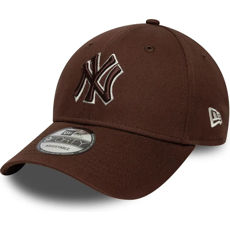 brun-justerbar-buet-kasket-med-brunt-logo-9forty-outline-fra-new-york-yankees-mlb-fra-new-era