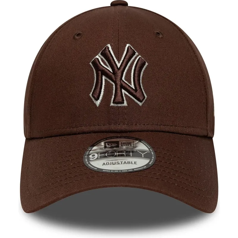 brun-justerbar-buet-kasket-med-brunt-logo-9forty-outline-fra-new-york-yankees-mlb-fra-new-era