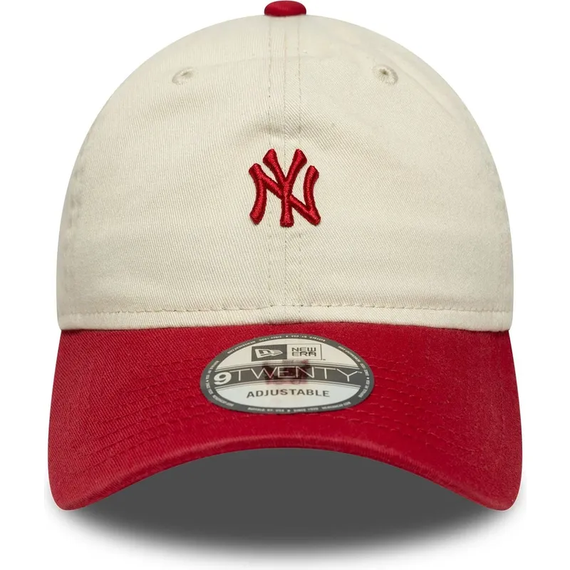 buet-beige-og-rod-justerbar-kasket-9twenty-mini-washed-fra-new-york-yankees-mlb-fra-new-era