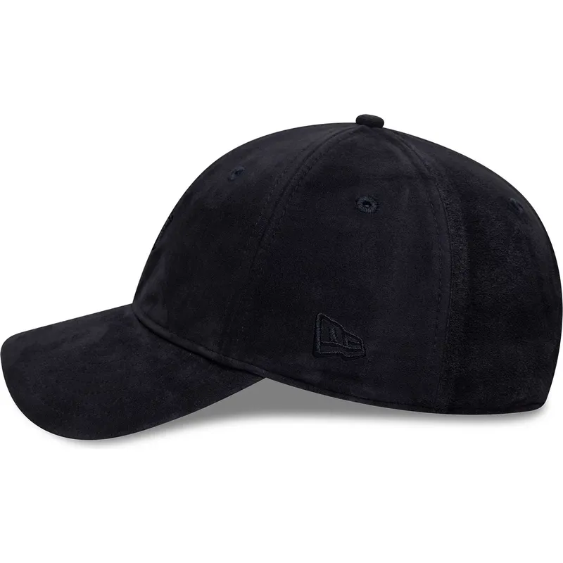 justerbar-marinebla-buet-kasket-med-marineblat-logo-9twenty-suede-fra-new-york-yankees-mlb-fra-new-era