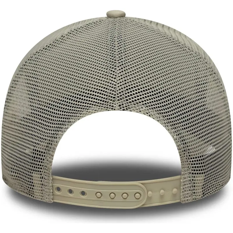 beige-trucker-kasket-med-brunt-logo-a-frame-league-essential-fra-new-york-yankees-mlb-fra-new-era