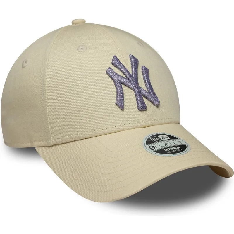 buet-beige-justerbar-kasket-med-lilla-logo-til-kvinder-9forty-metallic-logo-fra-new-york-yankees-mlb-fra-new-era