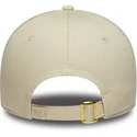 buet-beige-justerbar-kasket-til-kvinder-9forty-sequin-wordmark-fra-new-york-yankees-mlb-fra-new-era
