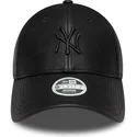 sort-justerbar-curved-kasket-med-sort-logo-til-kvinder-9forty-pu-fra-new-york-yankees-mlb-fra-new-era