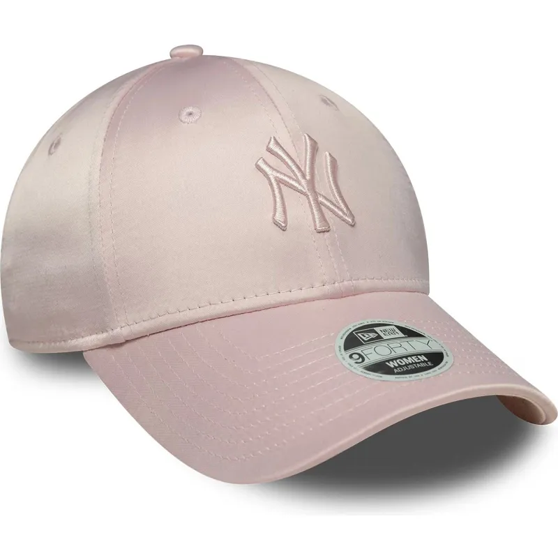 justerbar-lyserod-buet-kasket-med-lyserodt-logo-til-kvinder-9forty-satin-fra-new-york-yankees-mlb-fra-new-era
