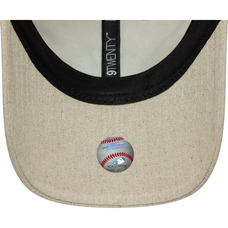 buet-beige-justerbar-9twenty-linen-kasket-af-new-york-yankees-mlb-fra-new-era