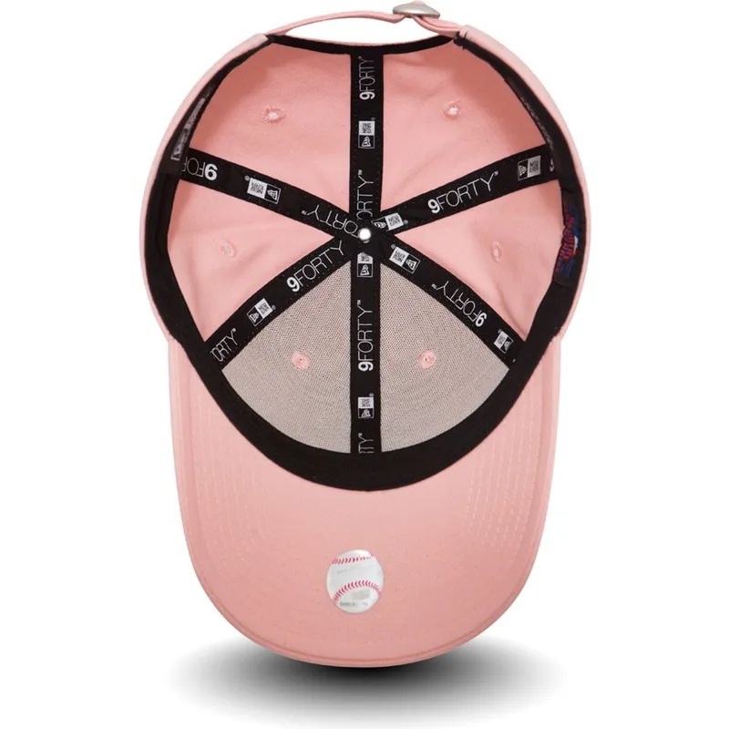 justerbar-lyserod-kurvet-kasket-9forty-league-essential-fra-new-york-yankees-mlb-fra-new-era