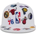 gorra-plana-blanca-ajustada-59fifty-all-over-de-nba-de-new-era