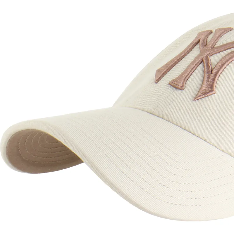 beige-justerbar-buet-kasket-clean-up-ballpark-mojave-fra-new-york-yankees-mlb-fra-47-brand