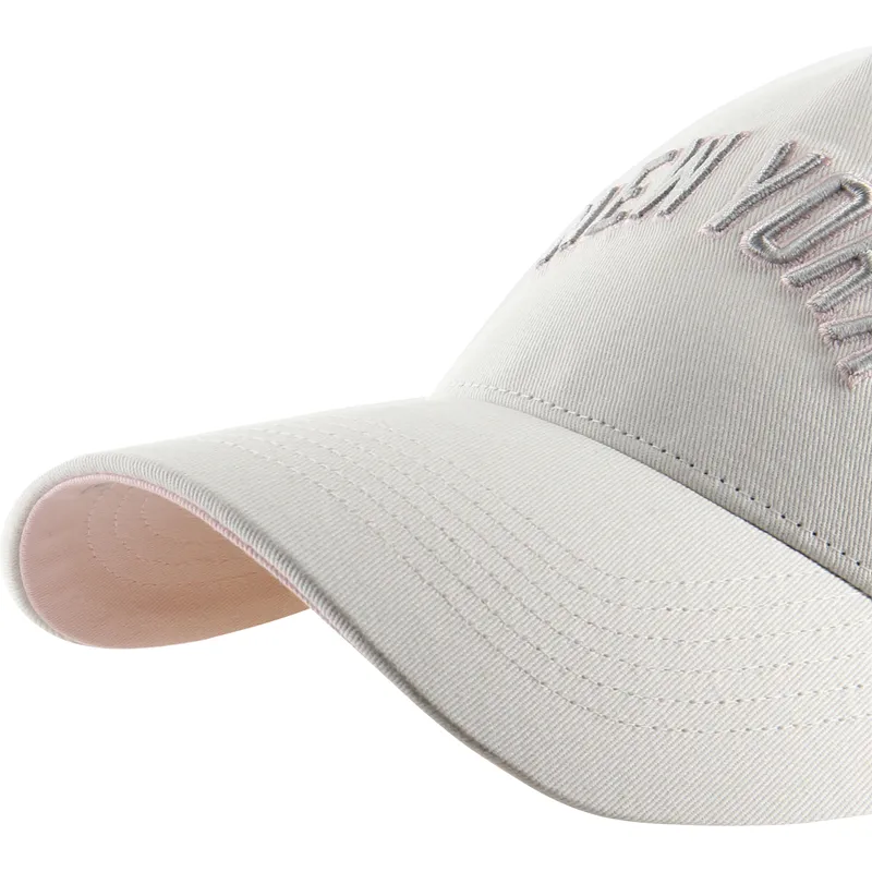 beige-og-lyserod-trucker-kasket-offside-dt-soft-glow-script-fra-new-york-yankees-mlb-fra-47-brand