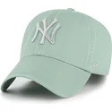 gorra-curva-verde-ajustable-con-logo-verde-clean-up-no-loop-label-de-new-york-yankees-mlb-de-47-brand