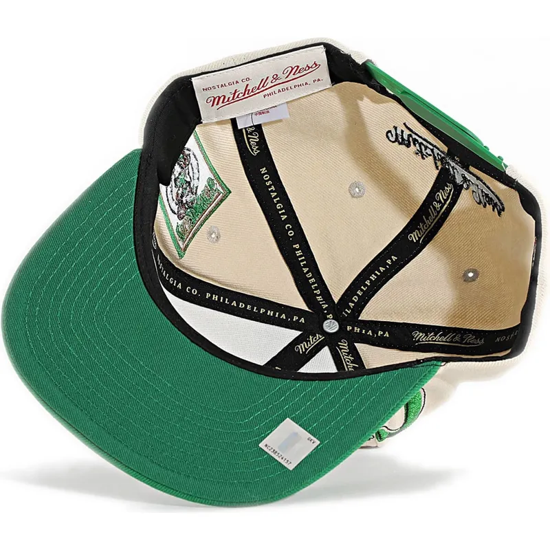 gron-og-beige-snapback-flat-cap-across-the-board-fra-boston-celtics-nba-fra-mitchell-ness