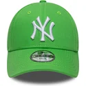 gron-justerbar-buet-kasket-til-born-9forty-essential-fra-new-york-yankees-mlb-fra-new-era