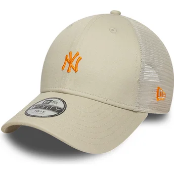 Beige justerbar trucker-kasket med orange logo til dreng 9FORTY Homefield fra New York Yankees MLB fra New Era