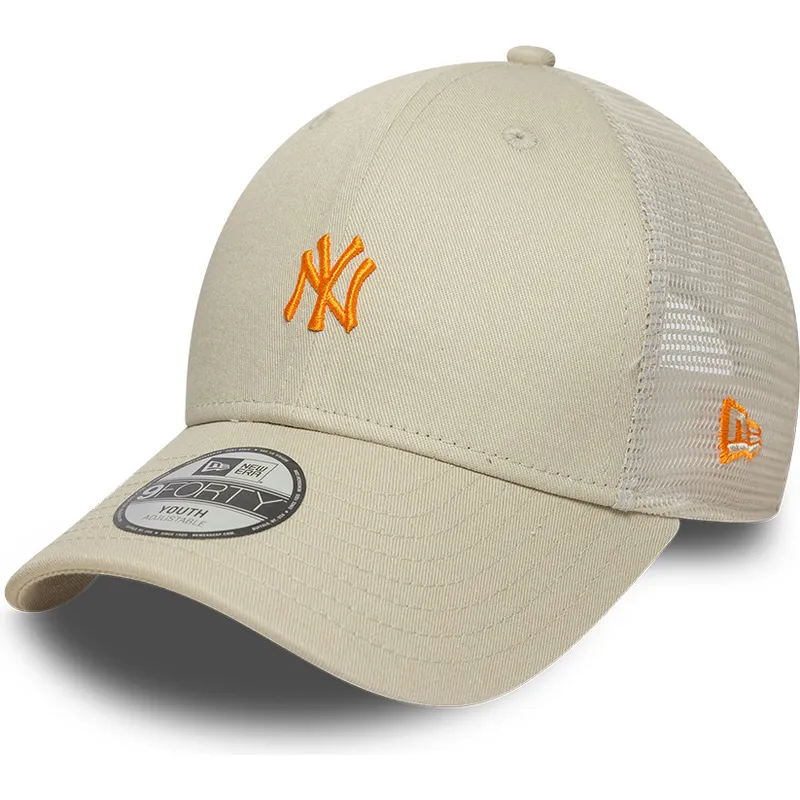 beige-justerbar-trucker-kasket-med-orange-logo-til-dreng-9forty-homefield-fra-new-york-yankees-mlb-fra-new-era