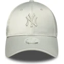 gron-justerbar-buet-kasket-til-kvinder-9forty-bow-back-satin-fra-new-york-yankees-mlb-fra-new-era