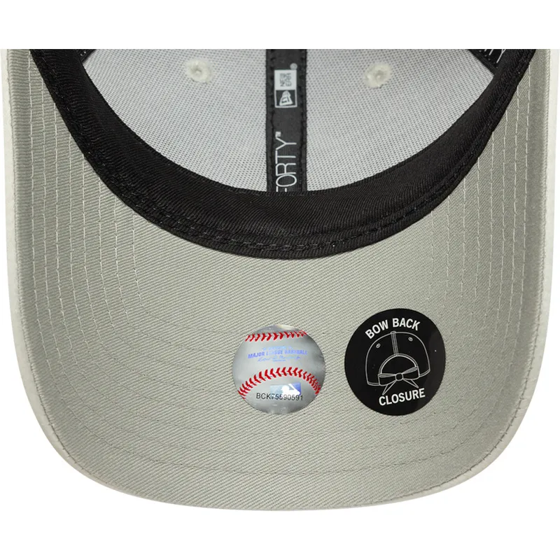gron-justerbar-buet-kasket-til-kvinder-9forty-bow-back-satin-fra-new-york-yankees-mlb-fra-new-era