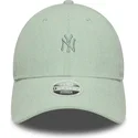 gron-justerbar-curved-kasket-til-kvinder-9forty-mini-cord-fra-new-york-yankees-mlb-fra-new-era