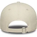 buet-beige-justerbar-kasket-med-beige-logo-til-kvinder-9twenty-midi-linen-fra-new-york-yankees-mlb-fra-new-era