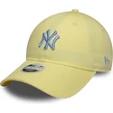 gul-buet-justerbar-kasket-til-kvinder-9twenty-league-essential-midi-fra-new-york-yankees-mlb-fra-new-era