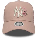 lyserod-trucker-kasket-til-kvinder-9forty-a-frame-floral-fra-new-york-yankees-mlb-fra-new-era