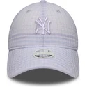 justerbar-violet-buet-kasket-med-violet-logo-til-kvinder-9twenty-seersucker-fra-new-york-yankees-mlb-fra-new-era