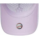 justerbar-violet-buet-kasket-med-violet-logo-til-kvinder-9twenty-seersucker-fra-new-york-yankees-mlb-fra-new-era