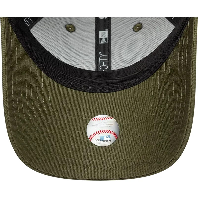 gron-justerbar-curved-kasket-til-kvinder-9forty-metallic-fra-los-angeles-dodgers-mlb-fra-new-era