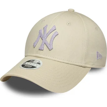 Buet beige justerbar kasket til kvinder 9FORTY Metallic fra New York Yankees MLB fra New Era