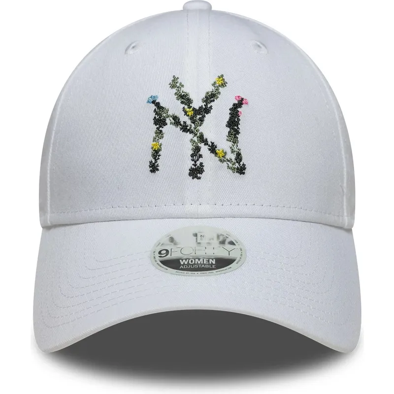 hvid-justerbar-buet-kasket-til-kvinder-9forty-floral-infill-fra-new-york-yankees-mlb-fra-new-era