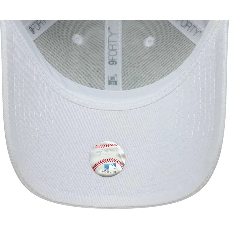 hvid-justerbar-buet-kasket-til-kvinder-9forty-floral-infill-fra-new-york-yankees-mlb-fra-new-era