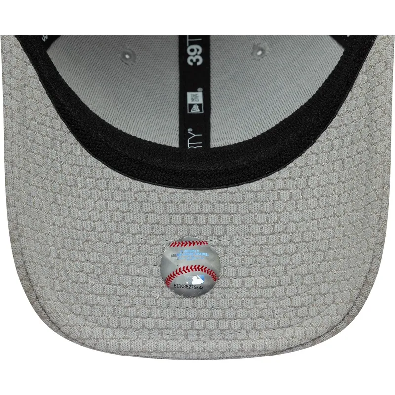 gra-buet-kasket-justerbar-39thirty-stretch-mesh-fra-new-york-yankees-mlb-fra-new-era