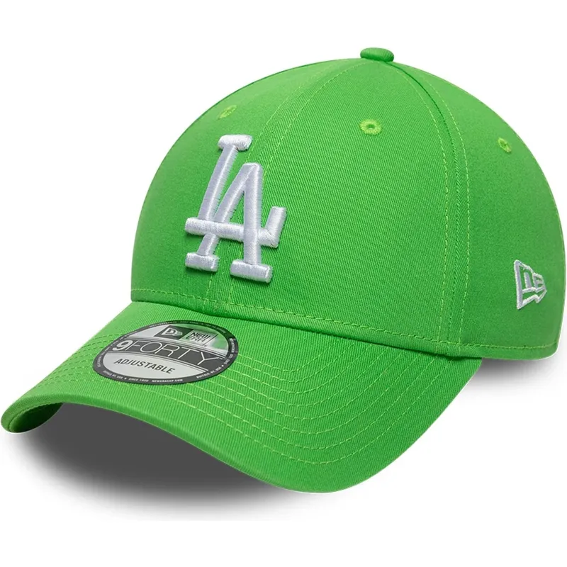 lysegron-justerbar-kurvet-kasket-med-hvidt-logo-9forty-league-essential-fra-los-angeles-dodgers-mlb-fra-new-era