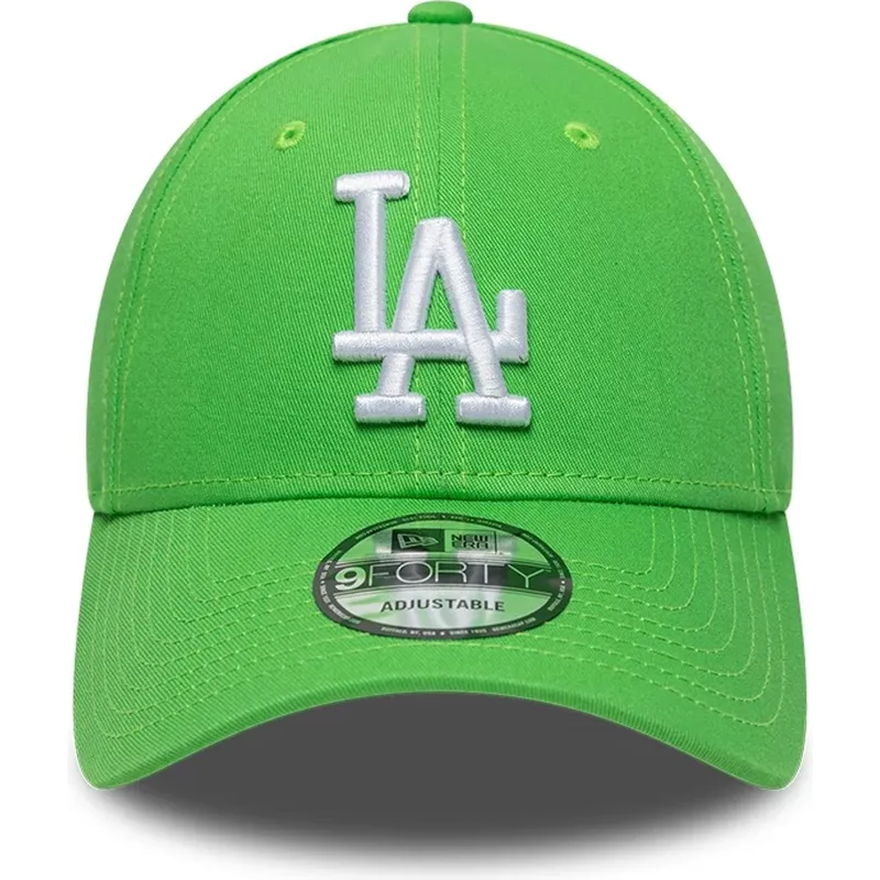 lysegron-justerbar-kurvet-kasket-med-hvidt-logo-9forty-league-essential-fra-los-angeles-dodgers-mlb-fra-new-era