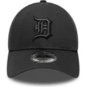 sort-justerbar-kurvet-kasket-med-sort-logo-9forty-team-outline-fra-detroit-tigers-mlb-fra-new-era