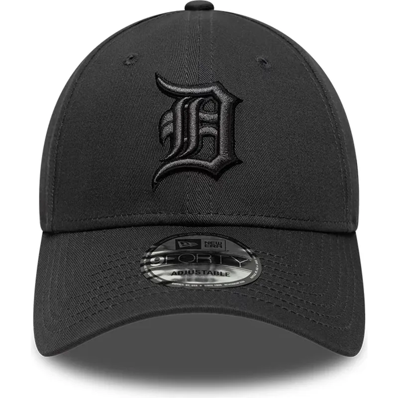sort-justerbar-kurvet-kasket-med-sort-logo-9forty-team-outline-fra-detroit-tigers-mlb-fra-new-era