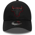 sort-justerbar-curved-kasket-med-sort-logo-9forty-team-outline-fra-chicago-bulls-nba-fra-new-era