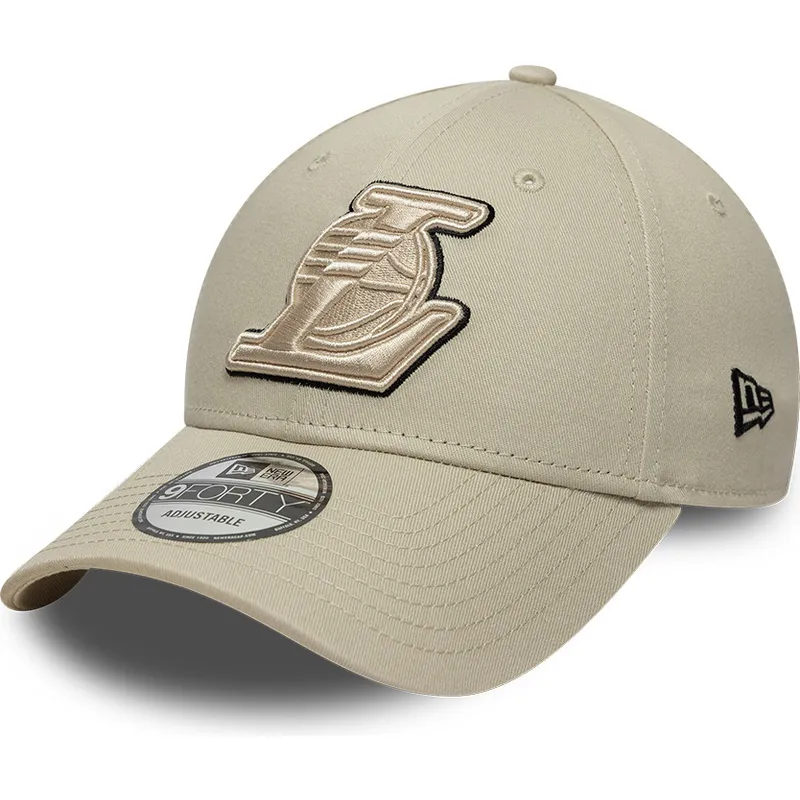 buet-beige-justerbar-kasket-med-beige-logo-9forty-team-outline-fra-los-angeles-lakers-nba-fra-new-era