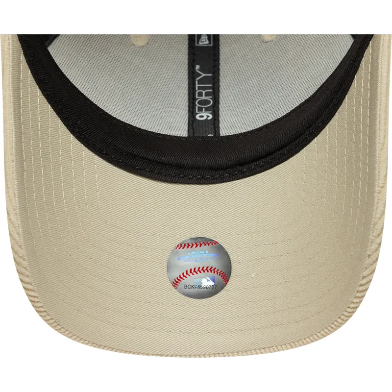buet-beige-justerbar-9forty-soft-cord-kasket-fra-new-york-mets-mlb-fra-new-era