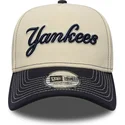 buet-kasket-beige-og-marinebla-snapback-e-frame-city-icon-fra-new-york-yankees-mlb-fra-new-era