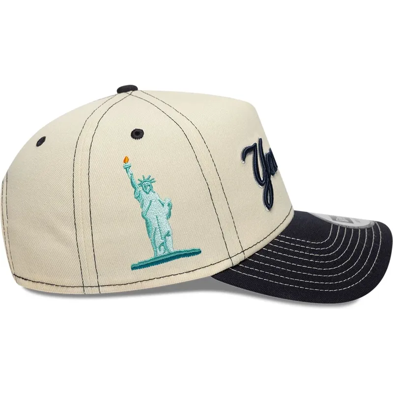 buet-kasket-beige-og-marinebla-snapback-e-frame-city-icon-fra-new-york-yankees-mlb-fra-new-era