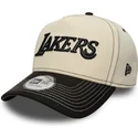 buet-beige-og-sort-snapback-kasket-e-frame-city-icon-fra-los-angeles-lakers-nba-fra-new-era