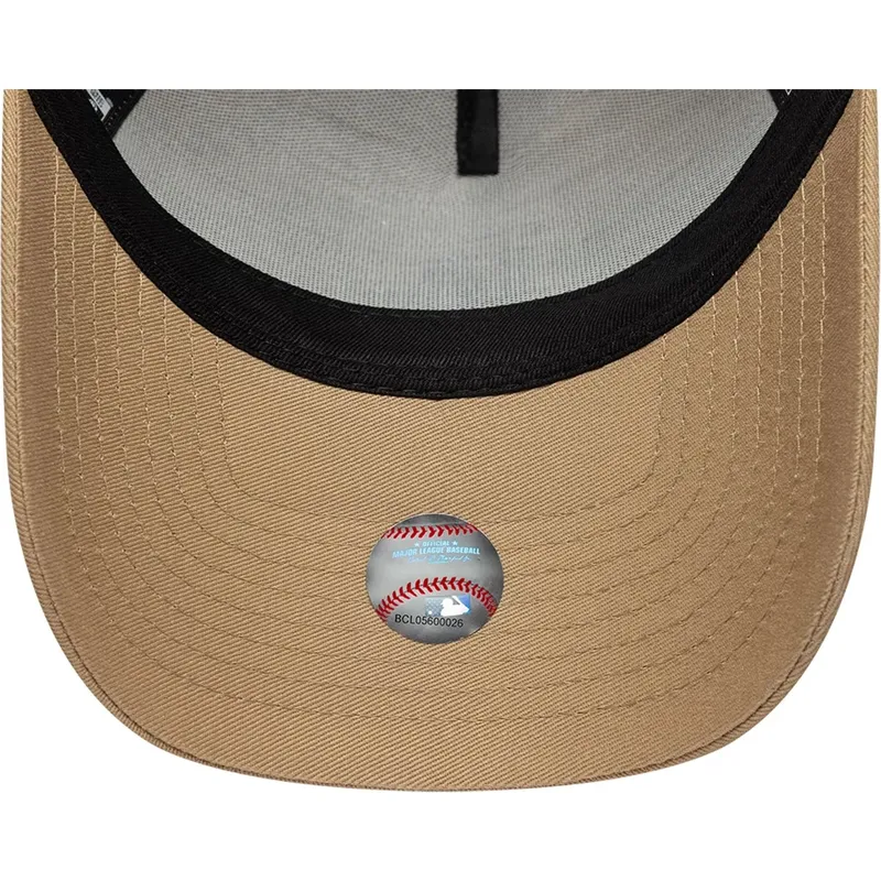 brun-curved-snapback-kasket-med-sort-logo-e-frame-league-essential-fra-los-angeles-dodgers-mlb-fra-new-era