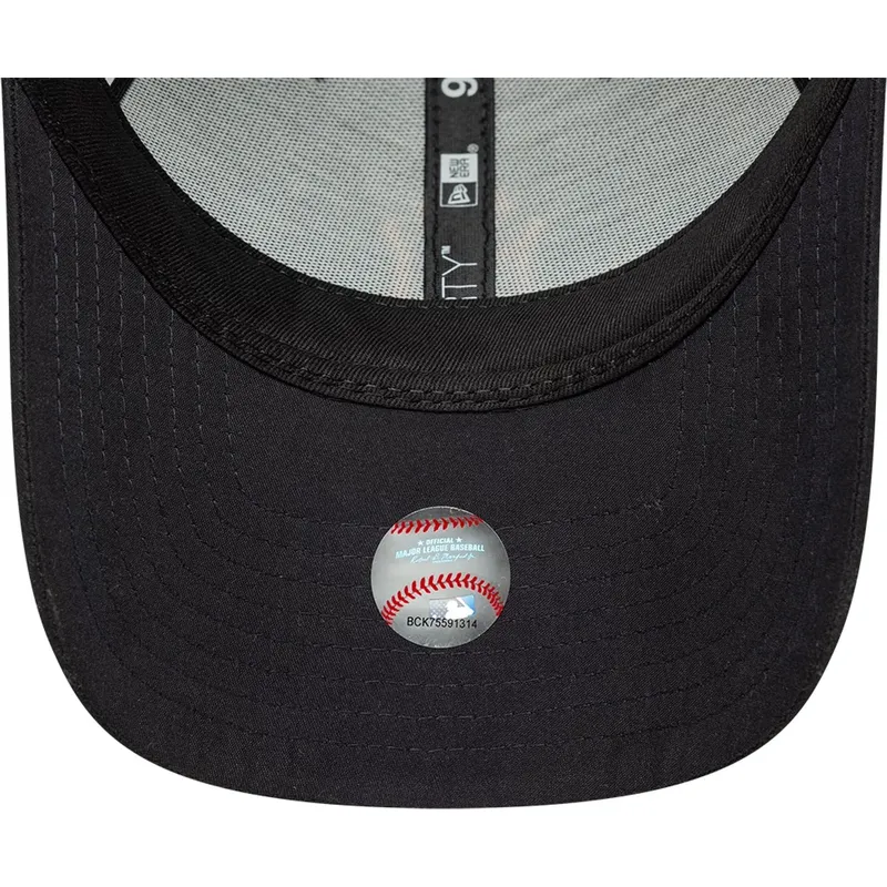justerbar-marinebla-trucker-kasket-med-orange-logo-9forty-homefield-midi-fra-new-york-yankees-mlb-fra-new-era