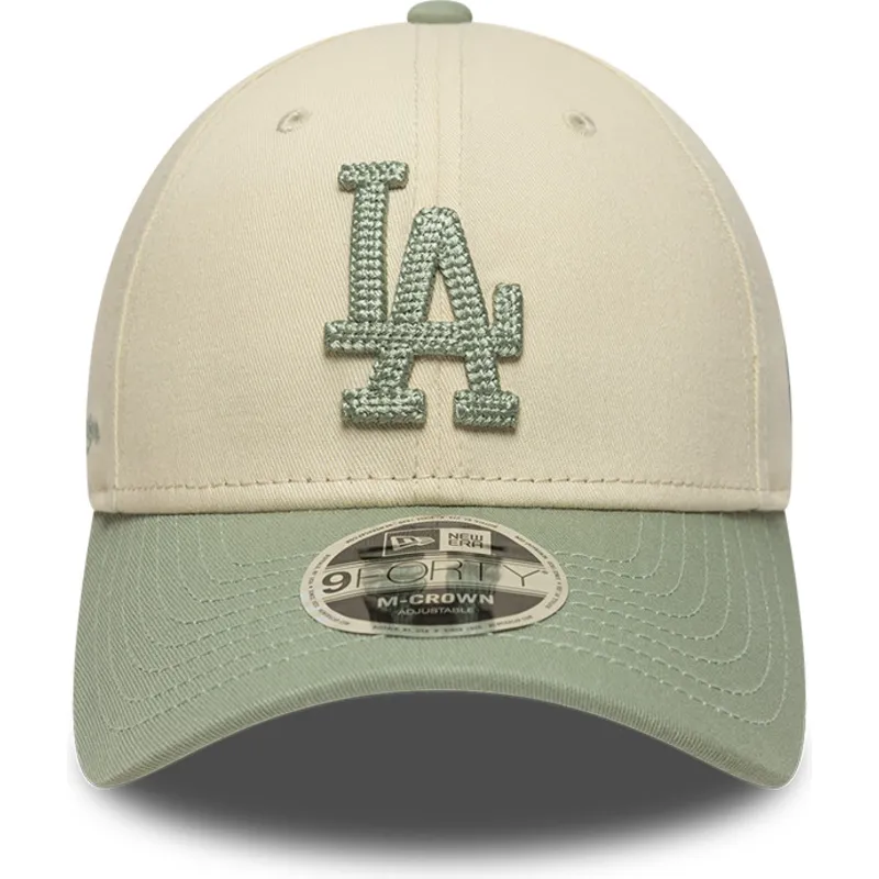 beige-og-gron-buet-kasket-snapback-med-gront-logo-9forty-m-crown-side-script-fra-los-angeles-dodgers-mlb-fra-new-era