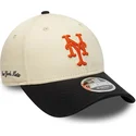 buet-beige-og-sort-snapback-kasket-9forty-m-crown-side-script-fra-new-york-mets-mlb-fra-new-era