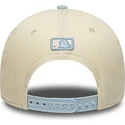 buet-kasket-beige-og-bla-snapback-med-blat-logo-9forty-m-crown-side-script-fra-new-york-yankees-mlb-fra-new-era