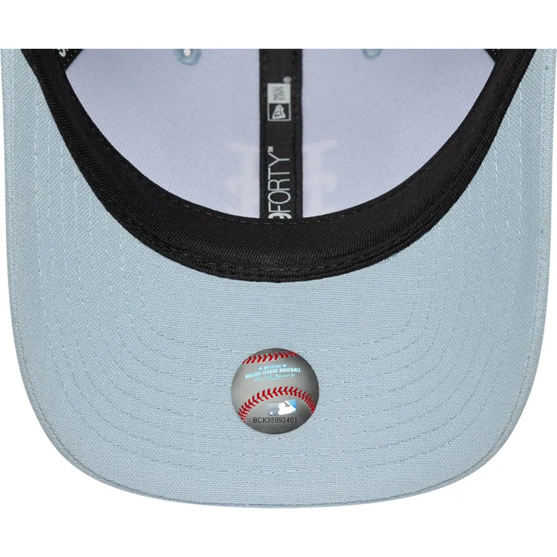 lysebla-snapback-kasket-med-buet-skygge-9forty-m-crown-linen-fra-new-york-mets-mlb-fra-new-era